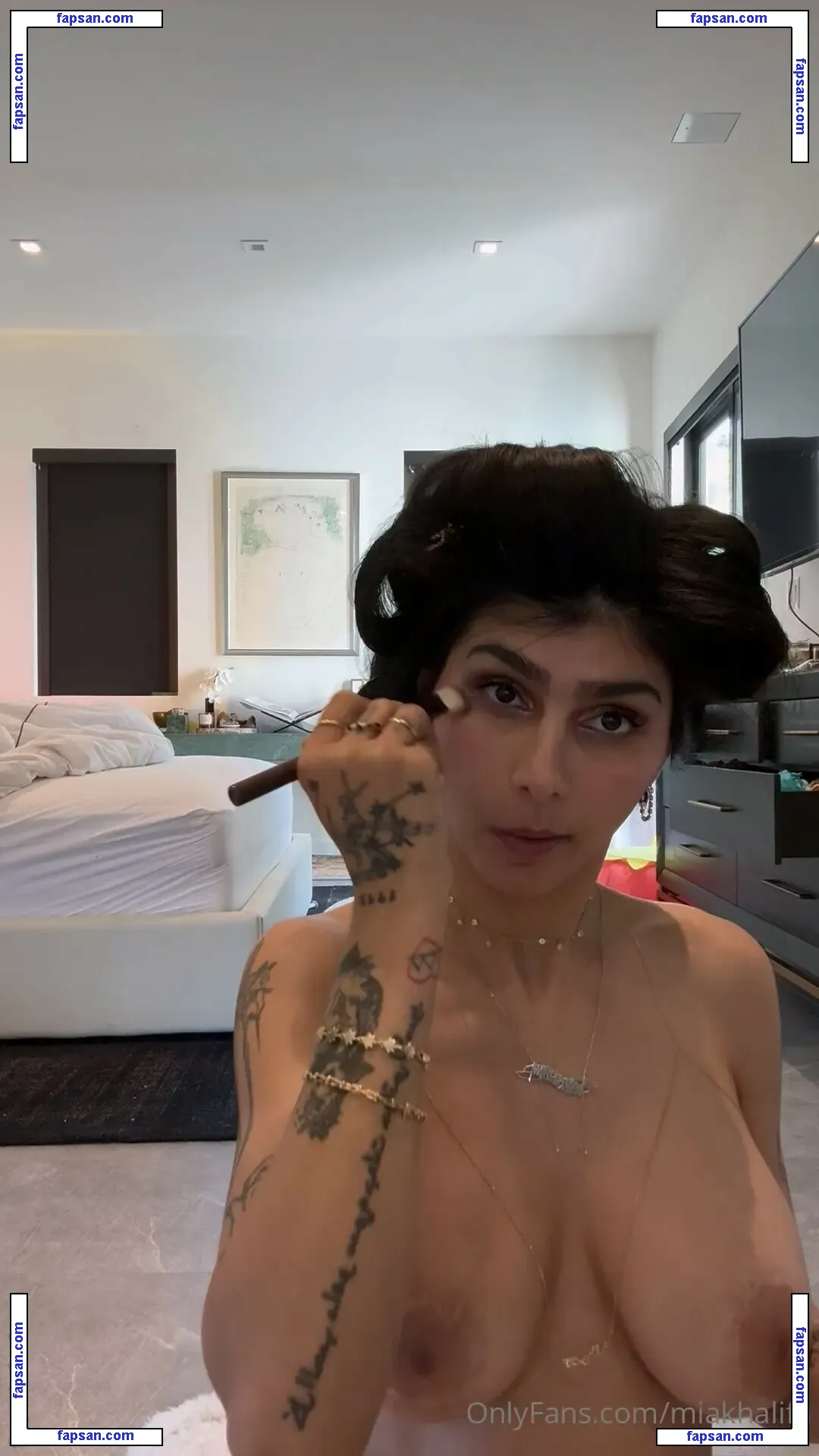 Mia Khalifa голая фото #2237 с Онлифанс