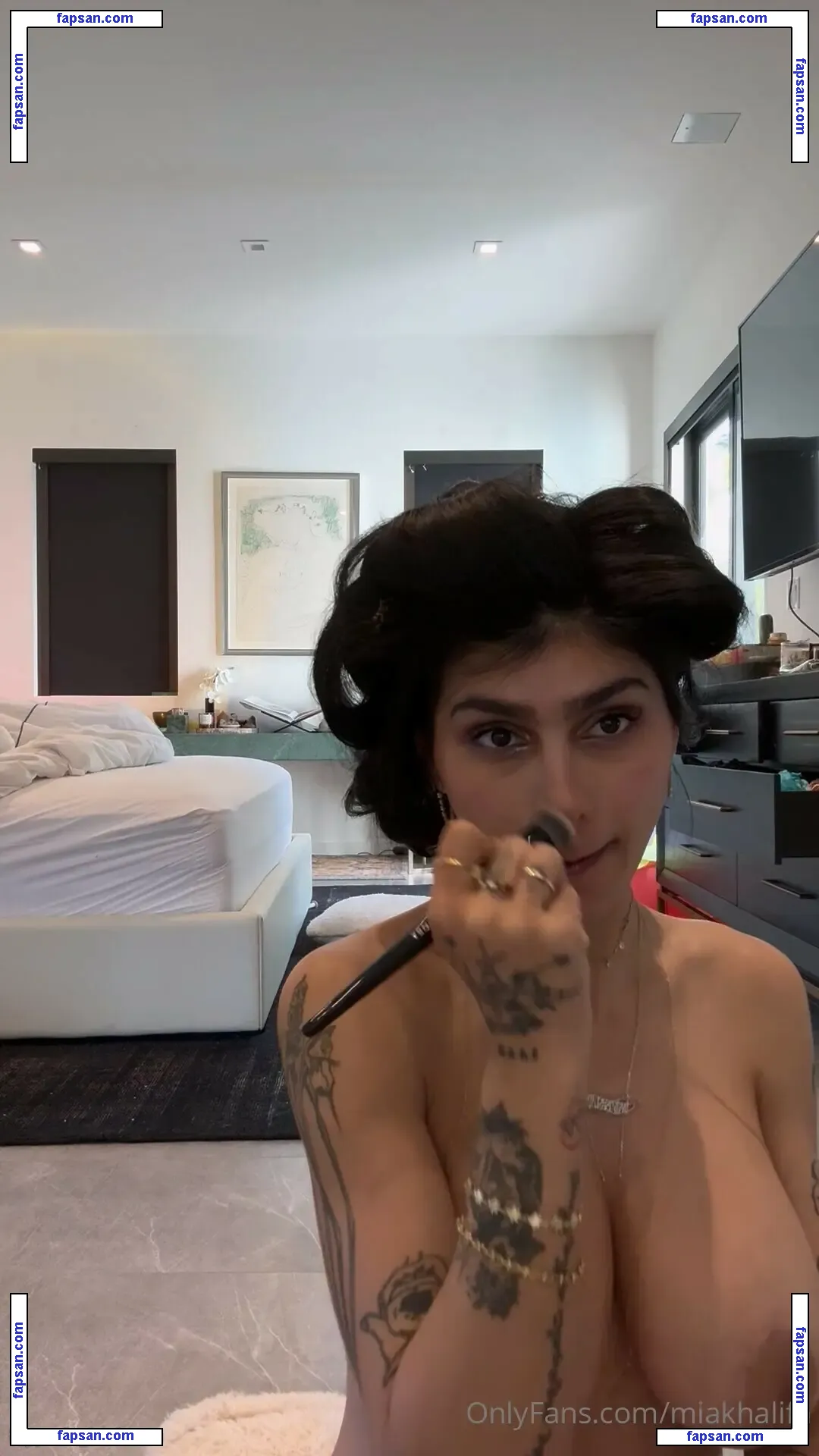 Mia Khalifa голая фото #2238 с Онлифанс