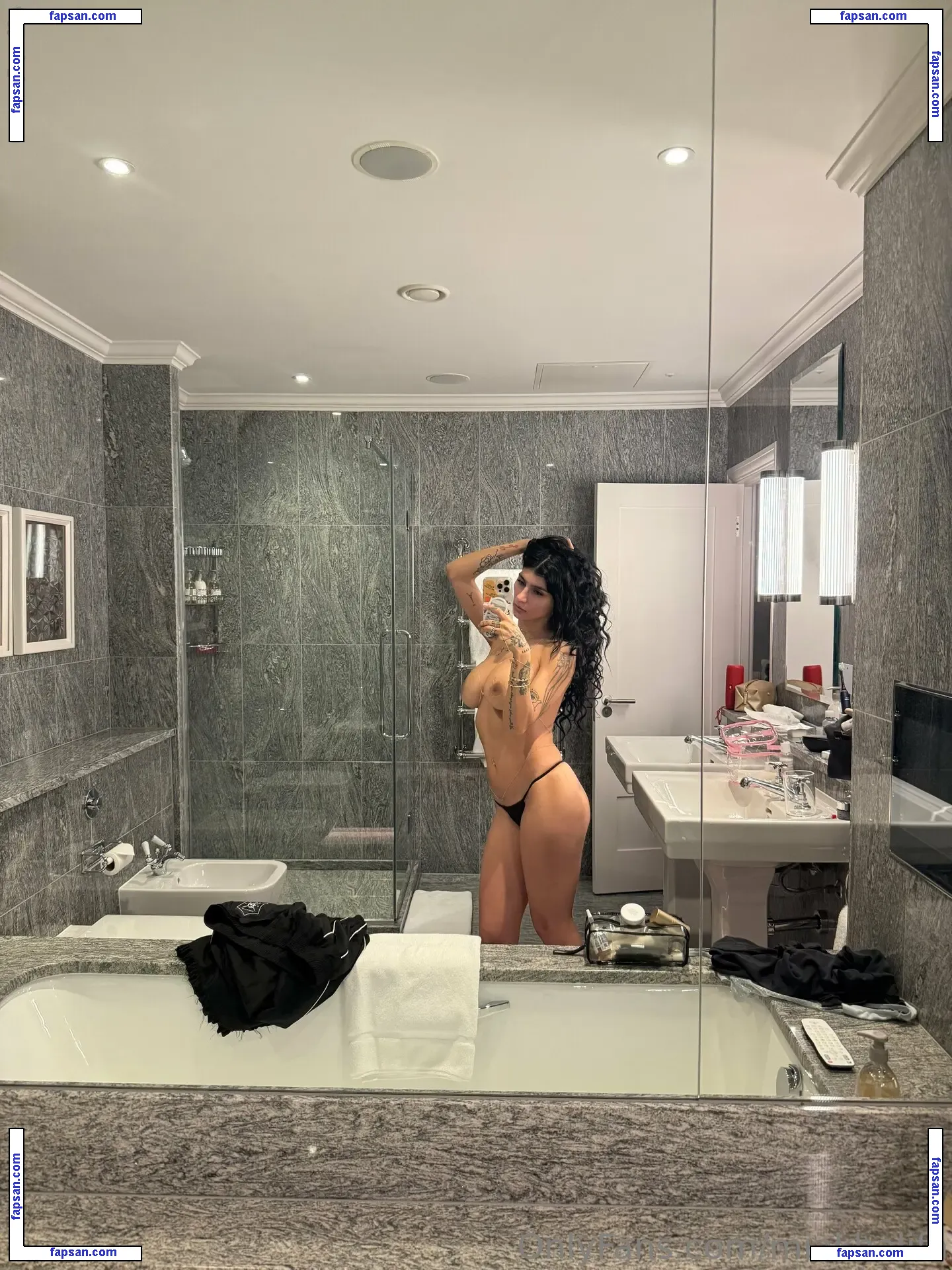 Mia Khalifa голая фото #2332 с Онлифанс