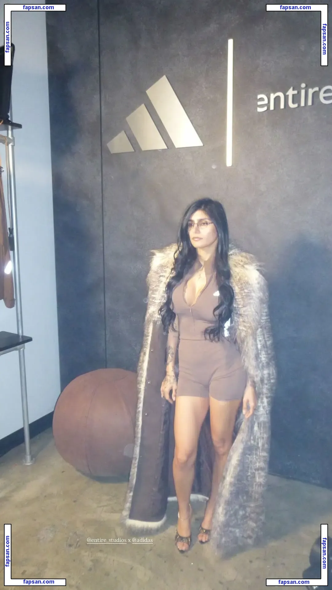 Mia Khalifa голая фото #2390 с Онлифанс