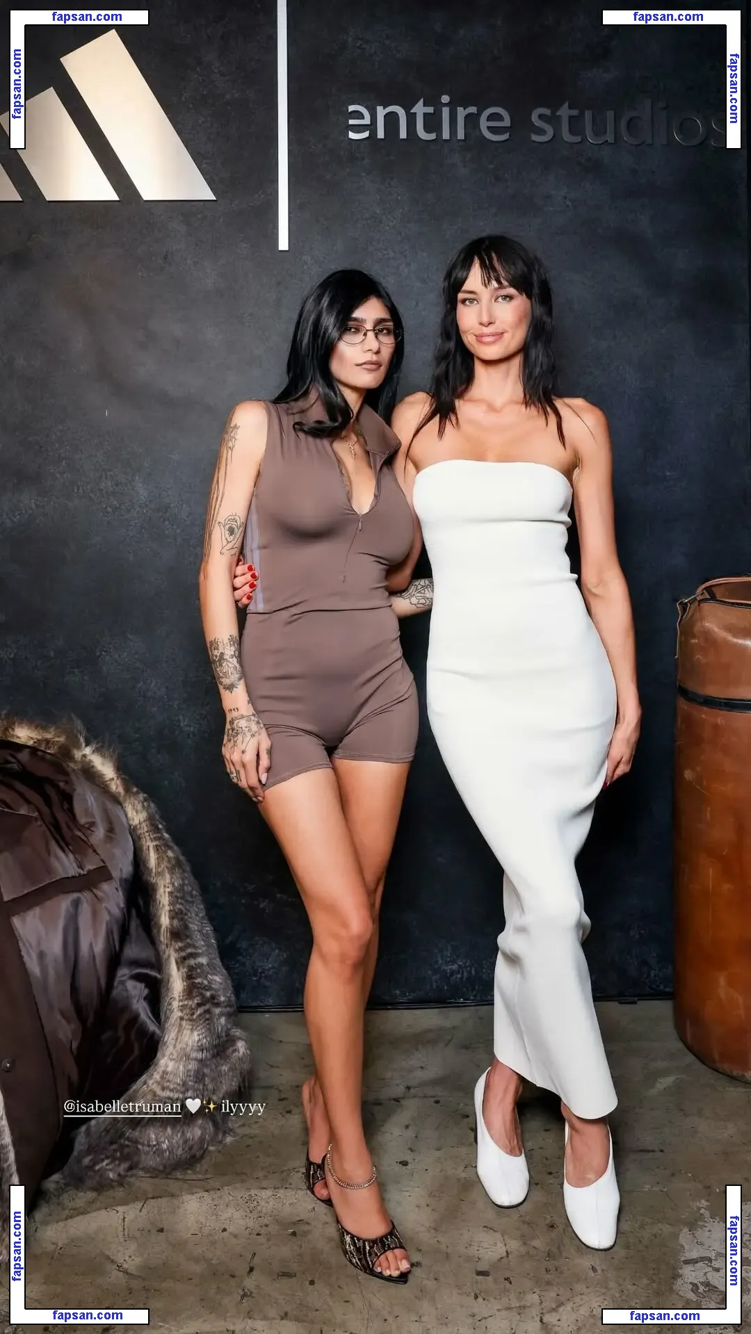 Mia Khalifa голая фото #2395 с Онлифанс