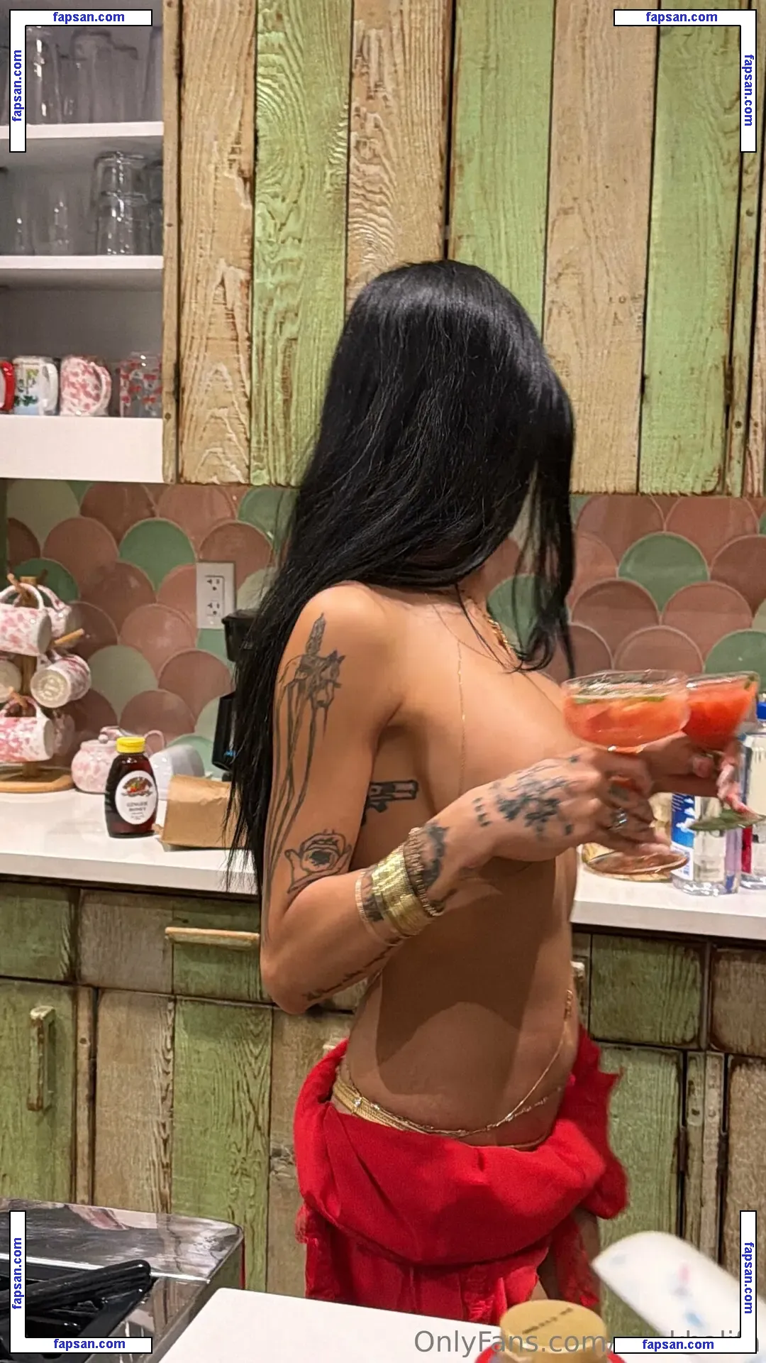 Mia Khalifa голая фото #2414 с Онлифанс