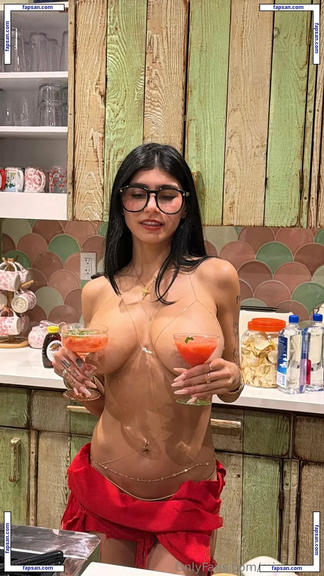 Mia Khalifa голая фото #2418 с Онлифанс
