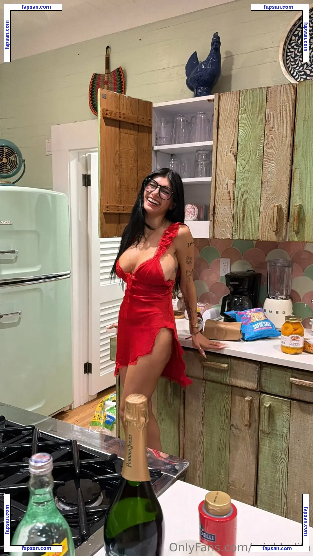 Mia Khalifa голая фото #2421 с Онлифанс