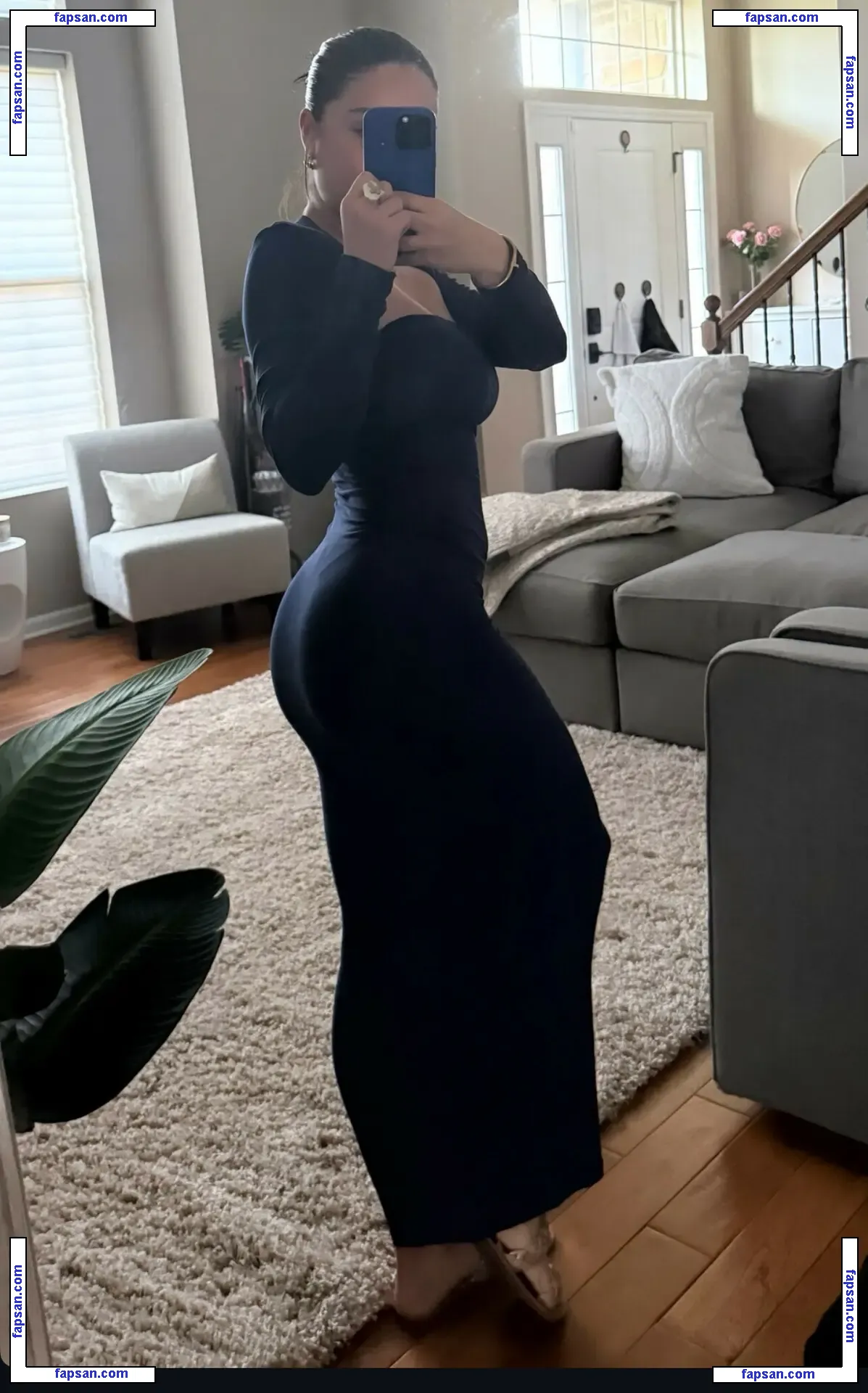 Mia Mugs nude photo #0025 from OnlyFans