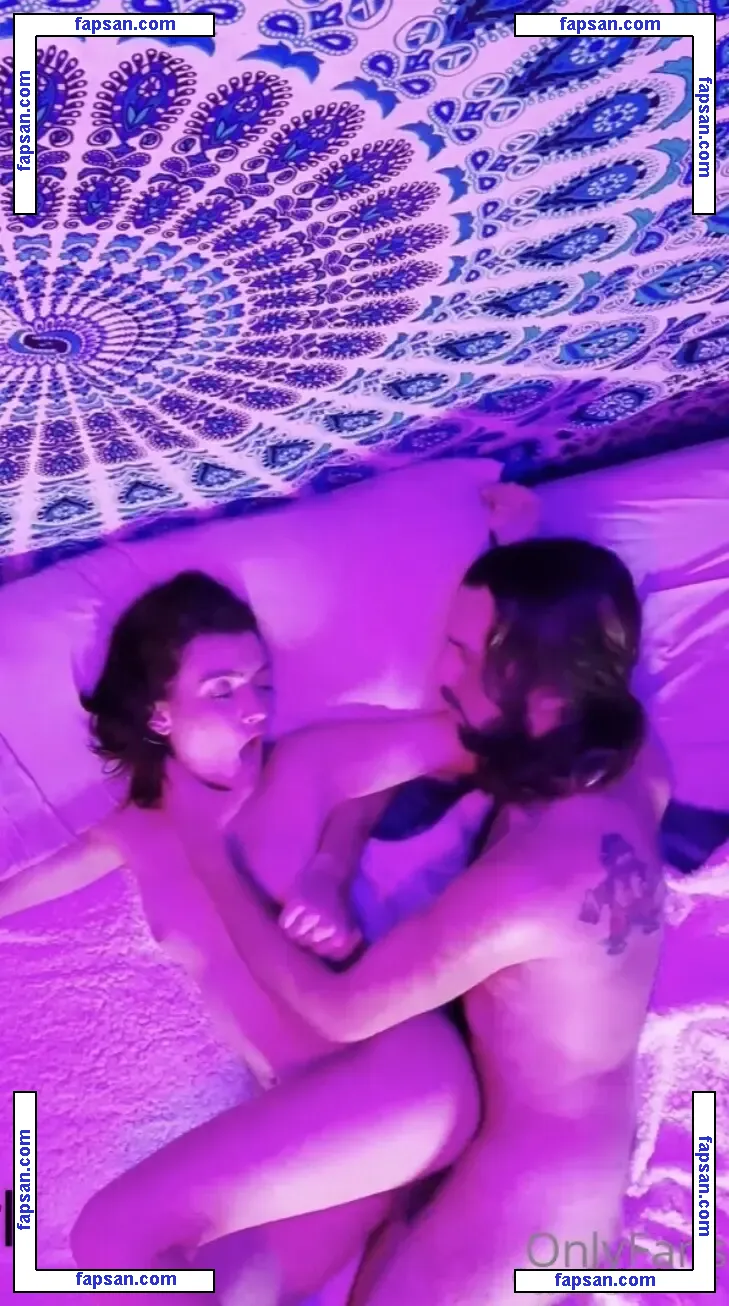 Mia Paige голая фото #0001 с Онлифанс