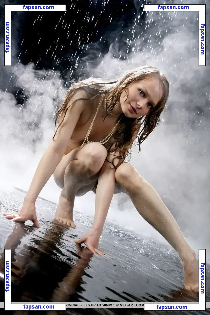 Mía Reyna голая фото #0003 с Онлифанс