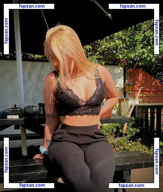 mia_sofie_official nude photo #0003 from OnlyFans