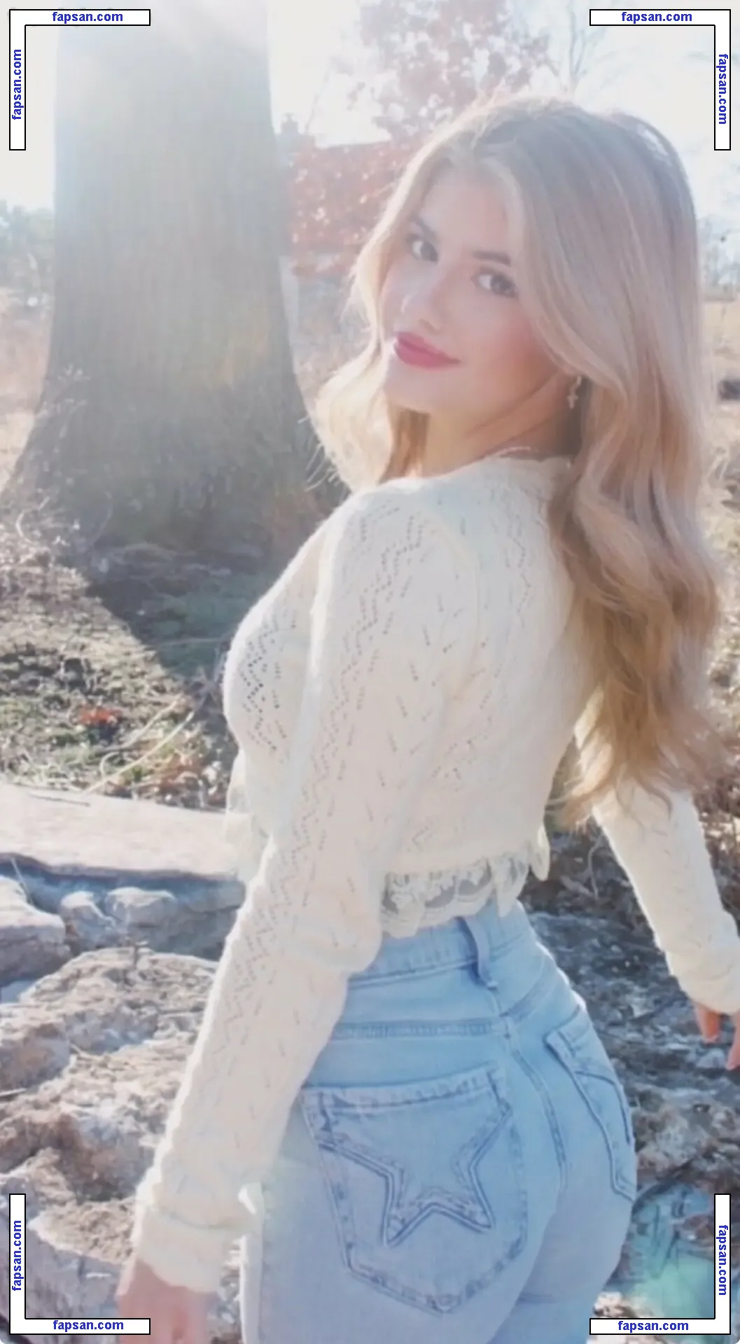 Mia Volpi nude photo #0005 from OnlyFans