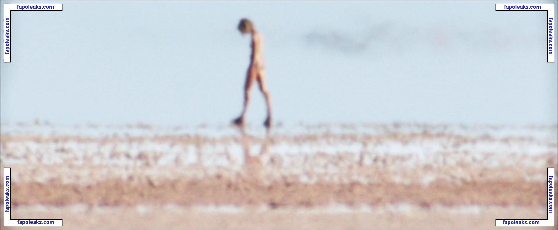 Mia Wasikowska голая фото #0078 с Онлифанс