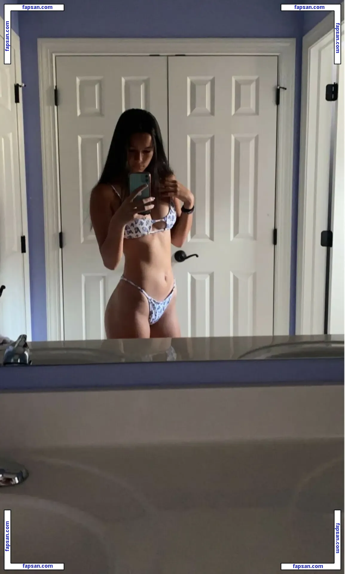 Mia Wynn nude photo #0010 from OnlyFans
