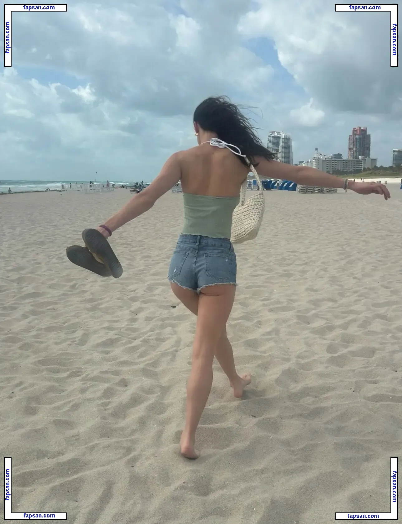 Mia Wynn nude photo #0019 from OnlyFans
