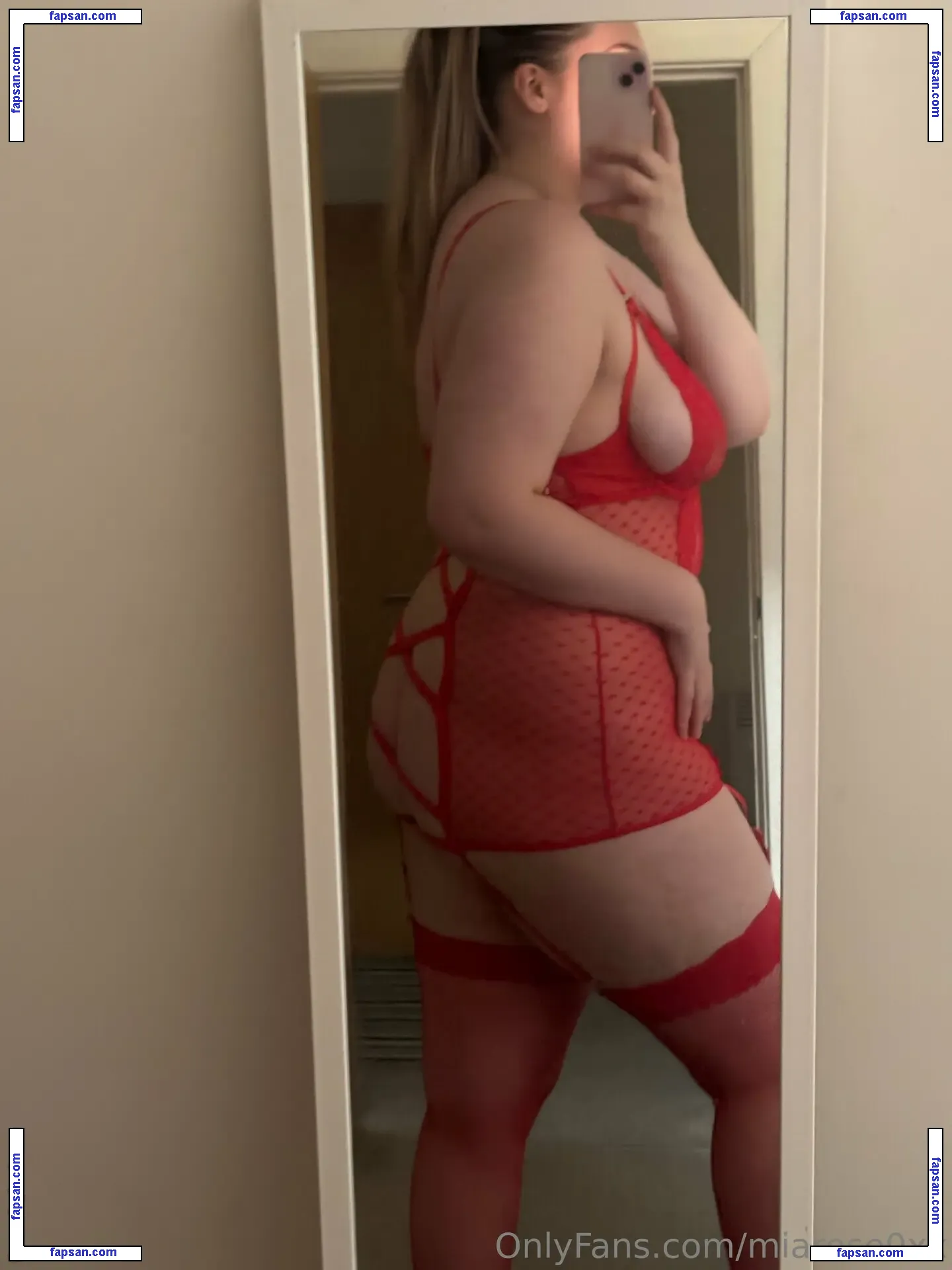 miarose0xx nude photo #0009 from OnlyFans