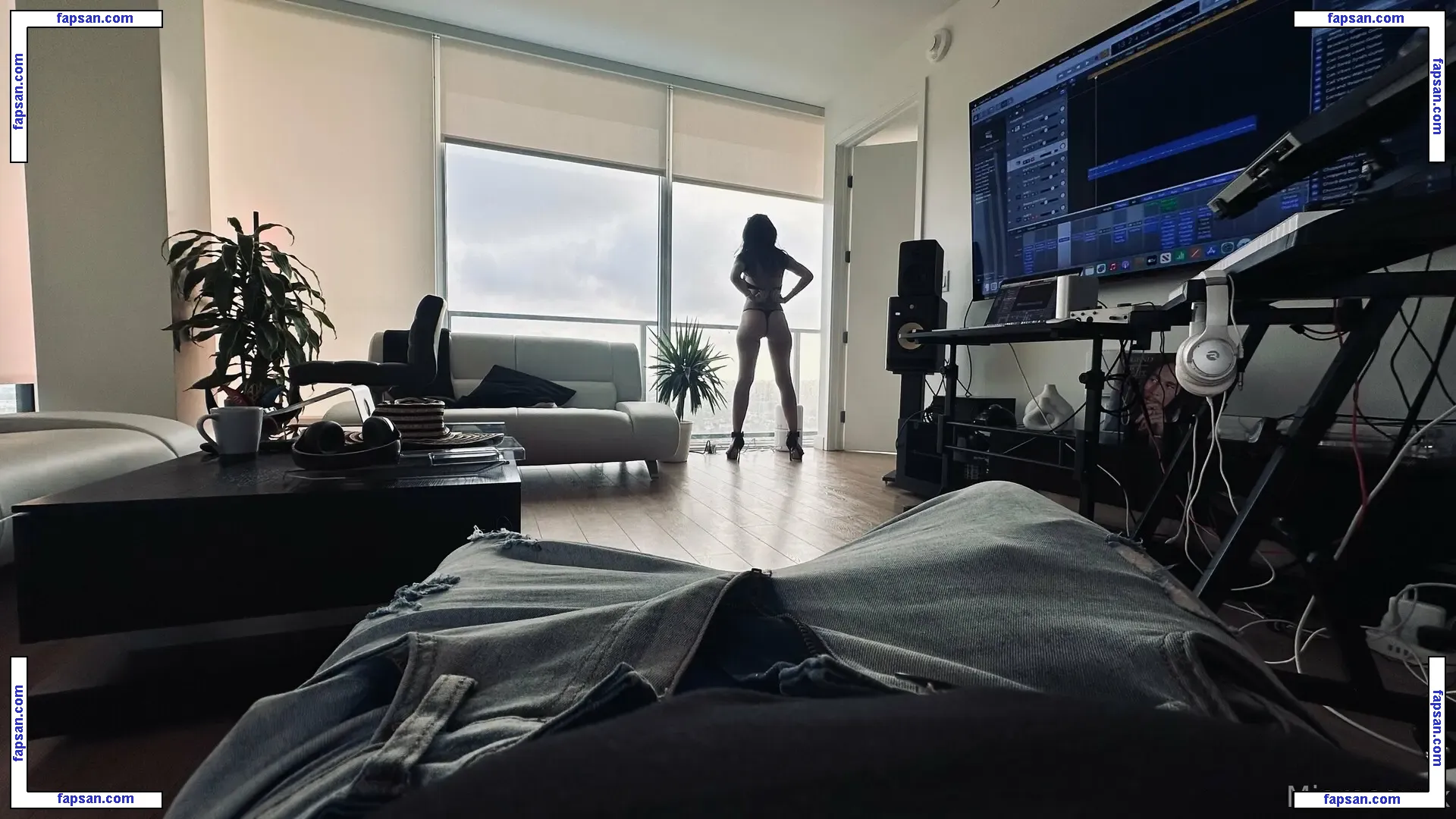 miarosexxx nude photo #0034 from OnlyFans