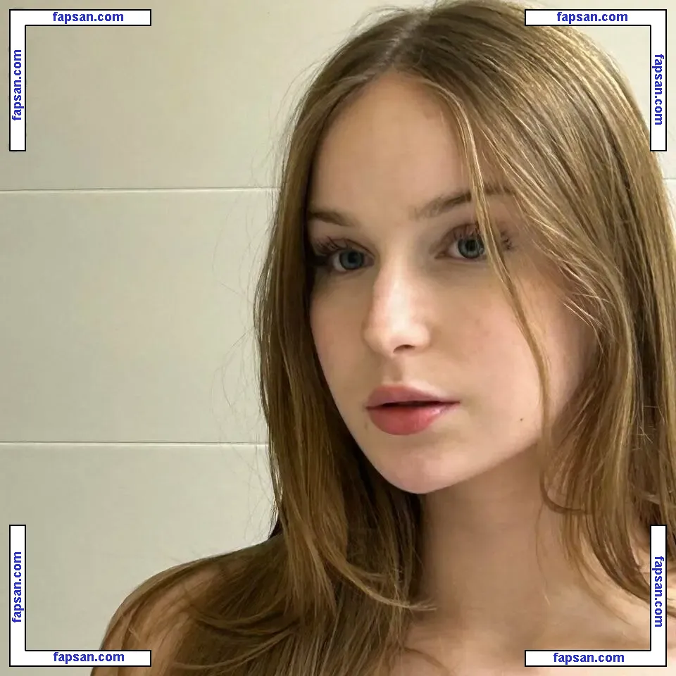 miasbakker nude photo #0011 from OnlyFans