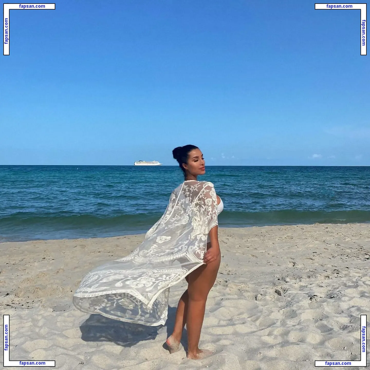 Michelle Benitez nude photo #0023 from OnlyFans