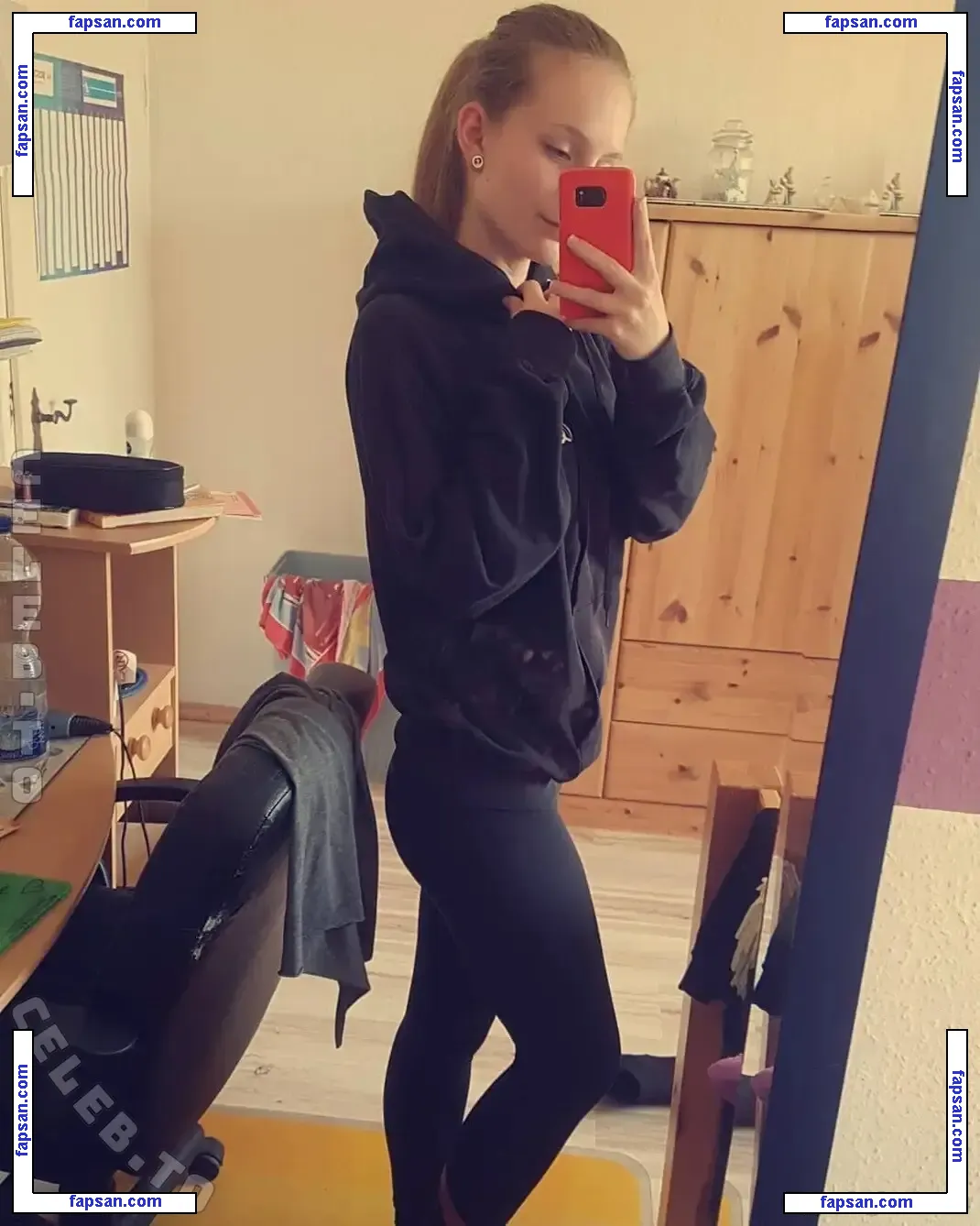 Michelle Hansen nude photo #0021 from OnlyFans