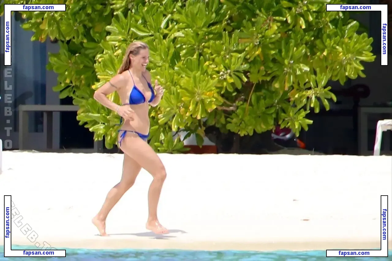 Michelle Hunziker nude photo #2571 from OnlyFans