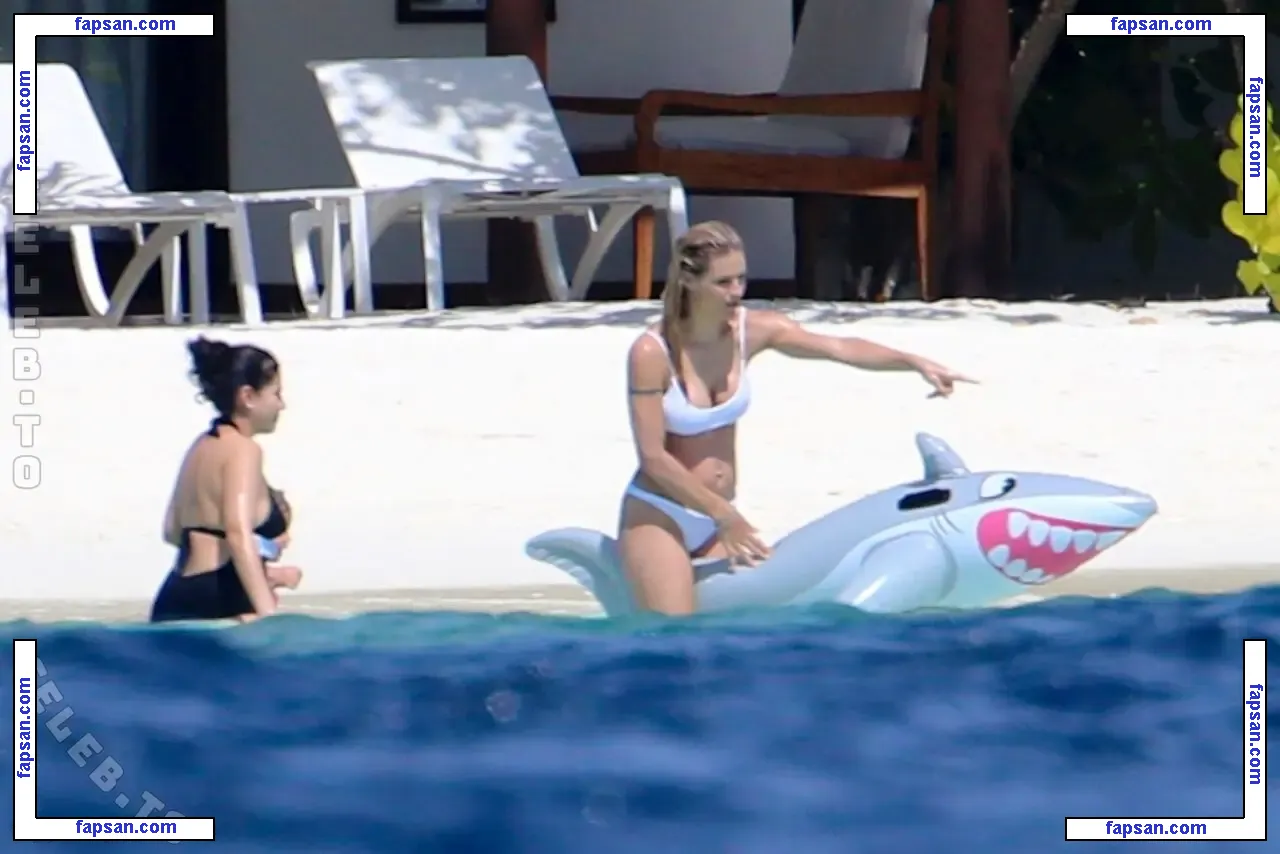 Michelle Hunziker nude photo #2573 from OnlyFans