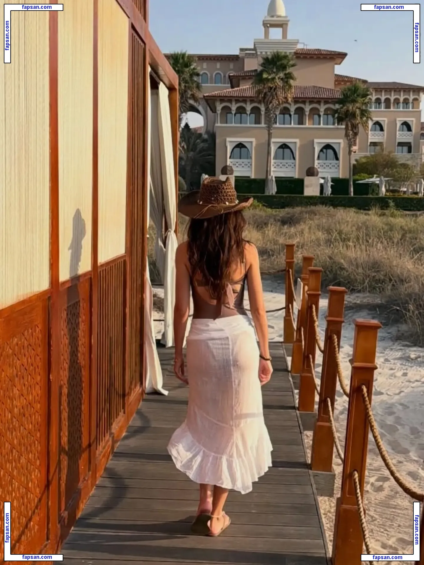 Michelle Keegan голая фото #0440 с Онлифанс