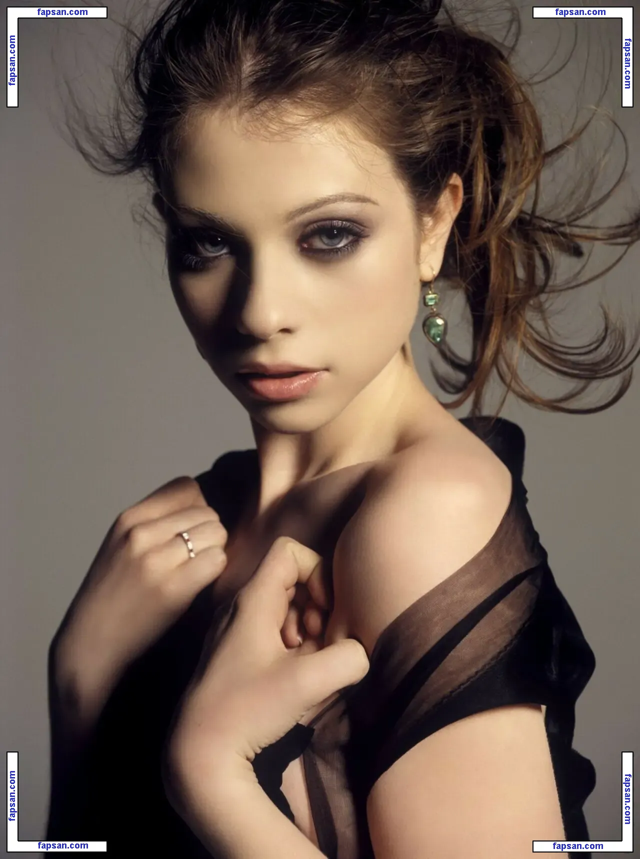 Michelle Trachtenberg голая фото #0204 с Онлифанс