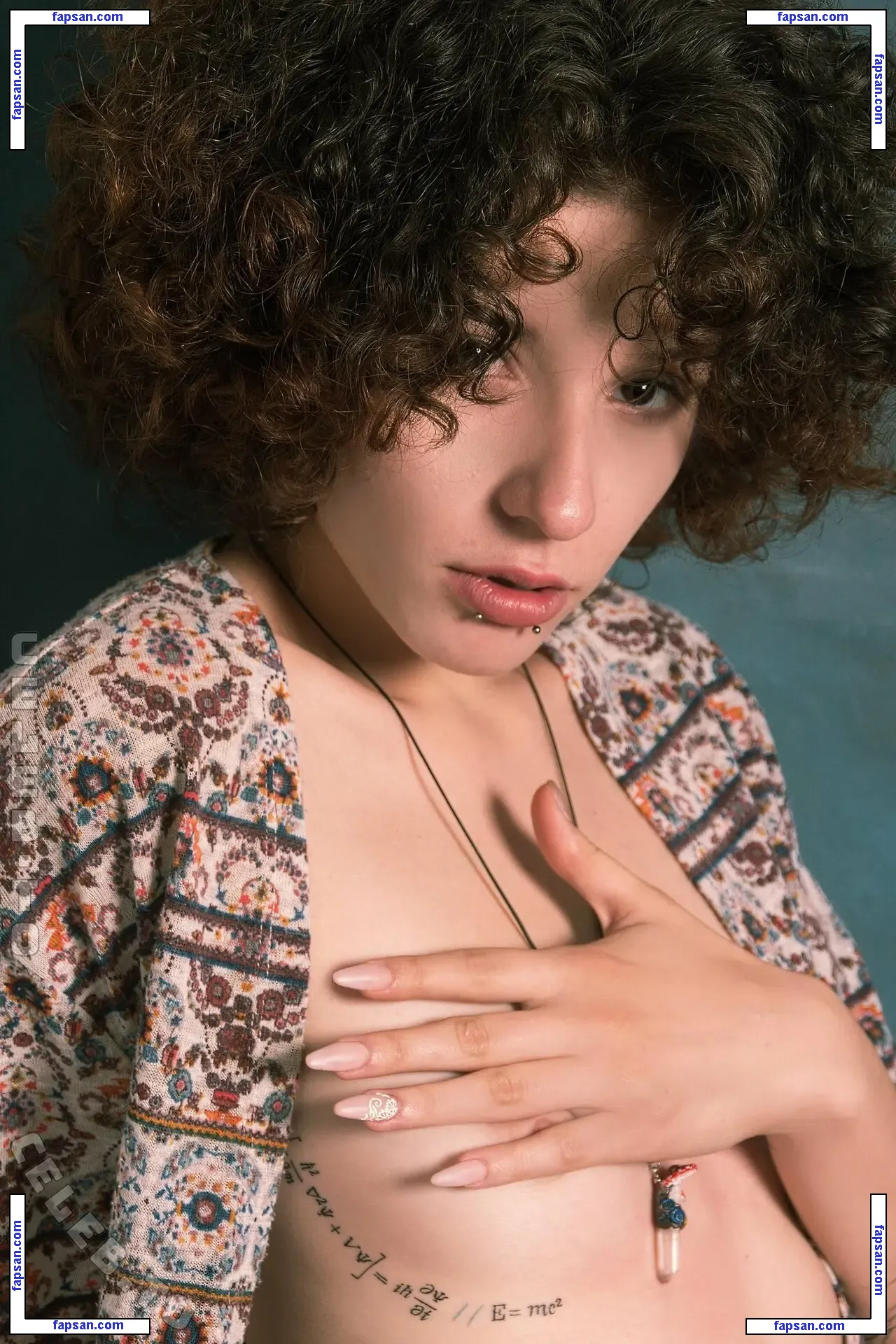 Michelleastro голая фото #0001 с Онлифанс