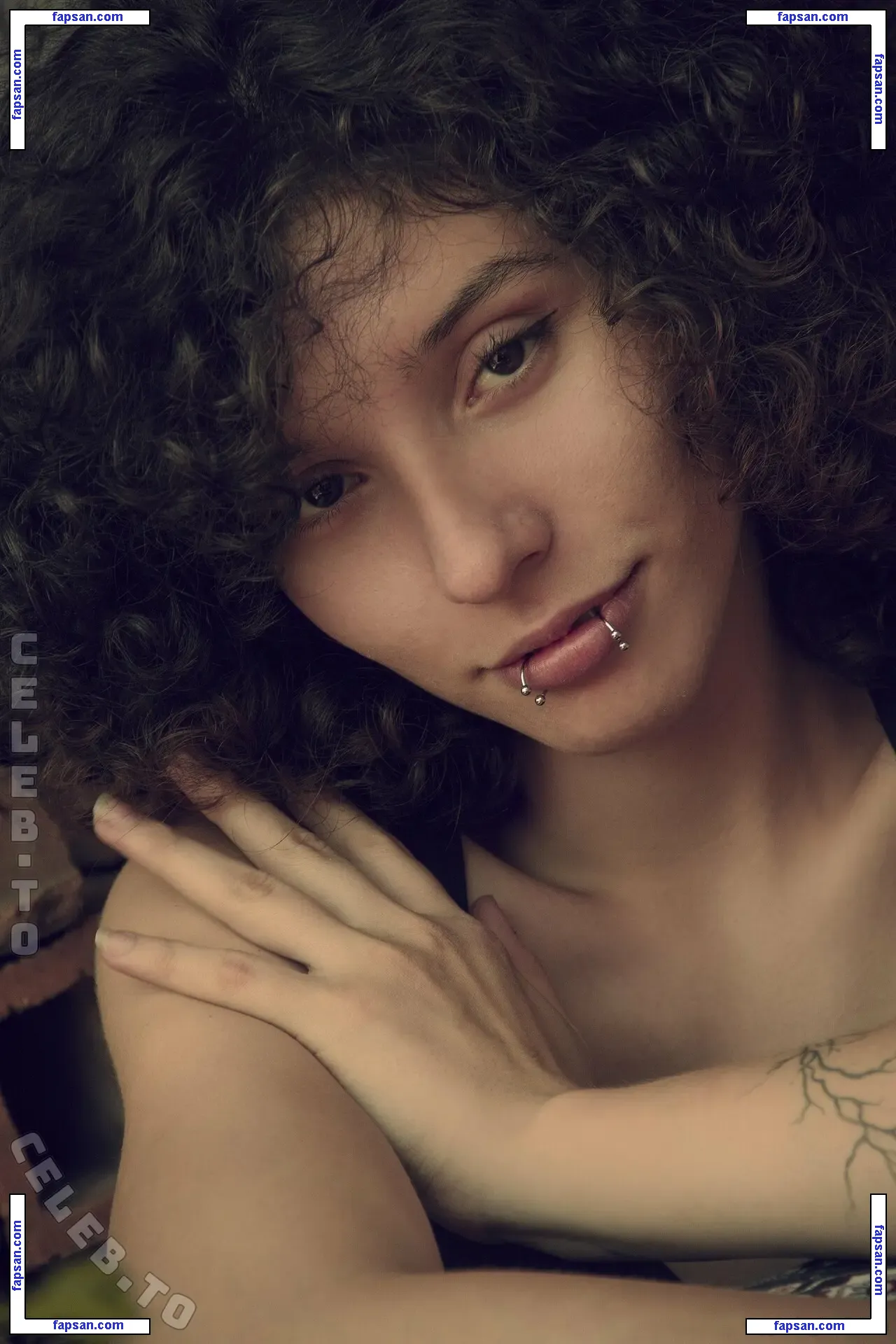 Michelleastro голая фото #0003 с Онлифанс