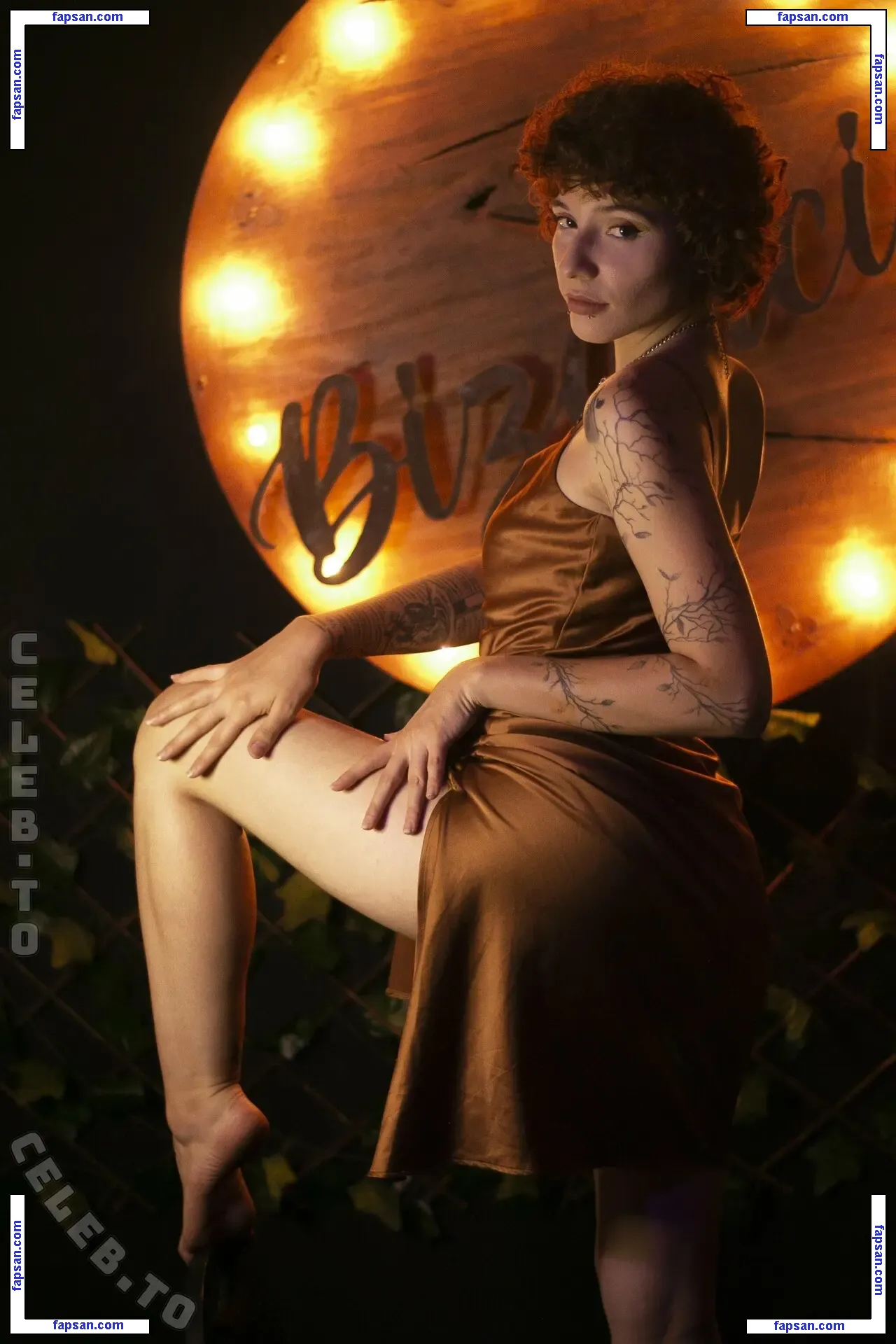 Michelleastro голая фото #0004 с Онлифанс