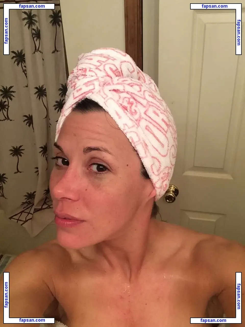 Mickie James голая фото #0007 с Онлифанс