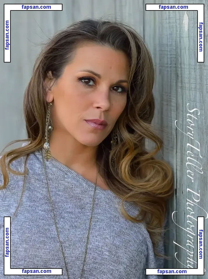 Mickie James голая фото #0057 с Онлифанс