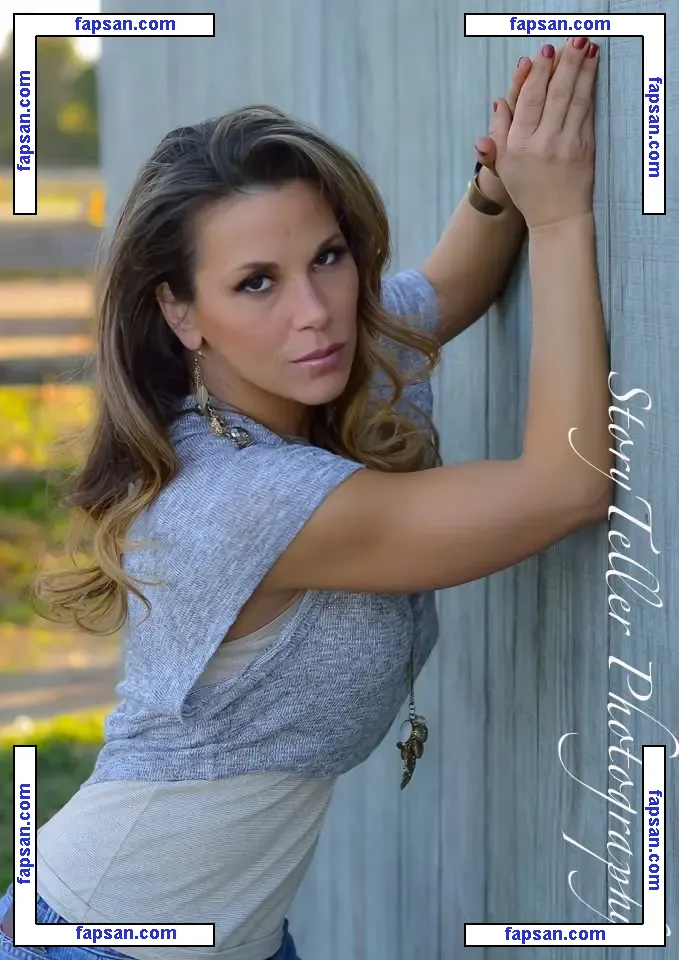 Mickie James голая фото #0059 с Онлифанс