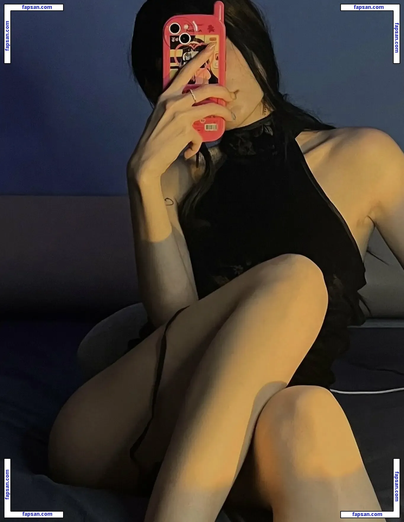 miih.lunal голая фото #0003 с Онлифанс