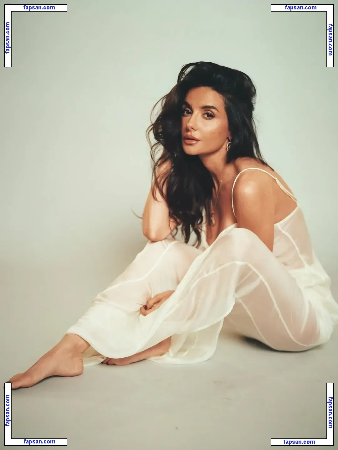 Mikaela Hoover nude photo #0319 from OnlyFans