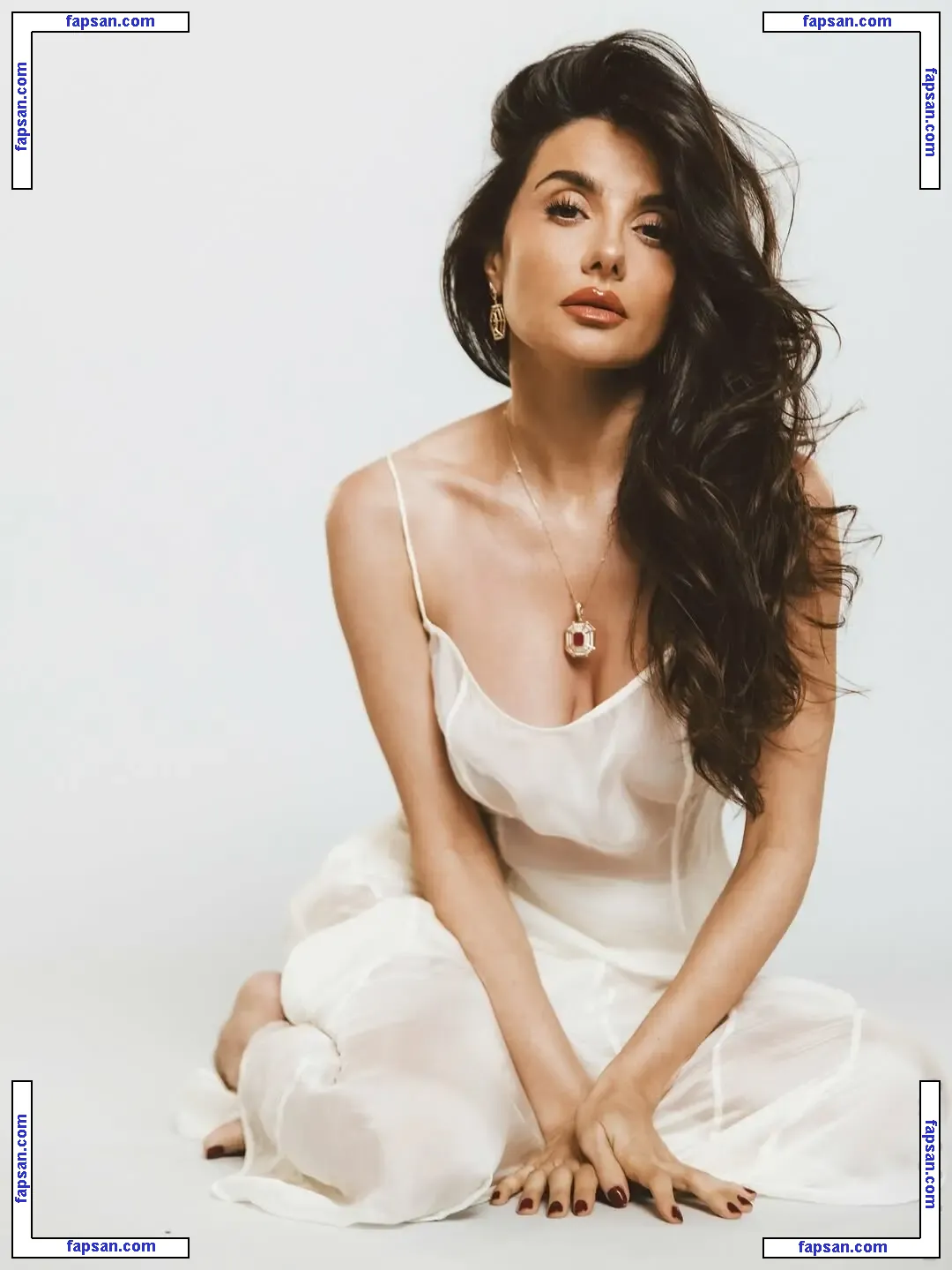 Mikaela Hoover nude photo #0321 from OnlyFans