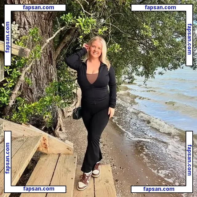 Mikaela nude photo #0036 from OnlyFans