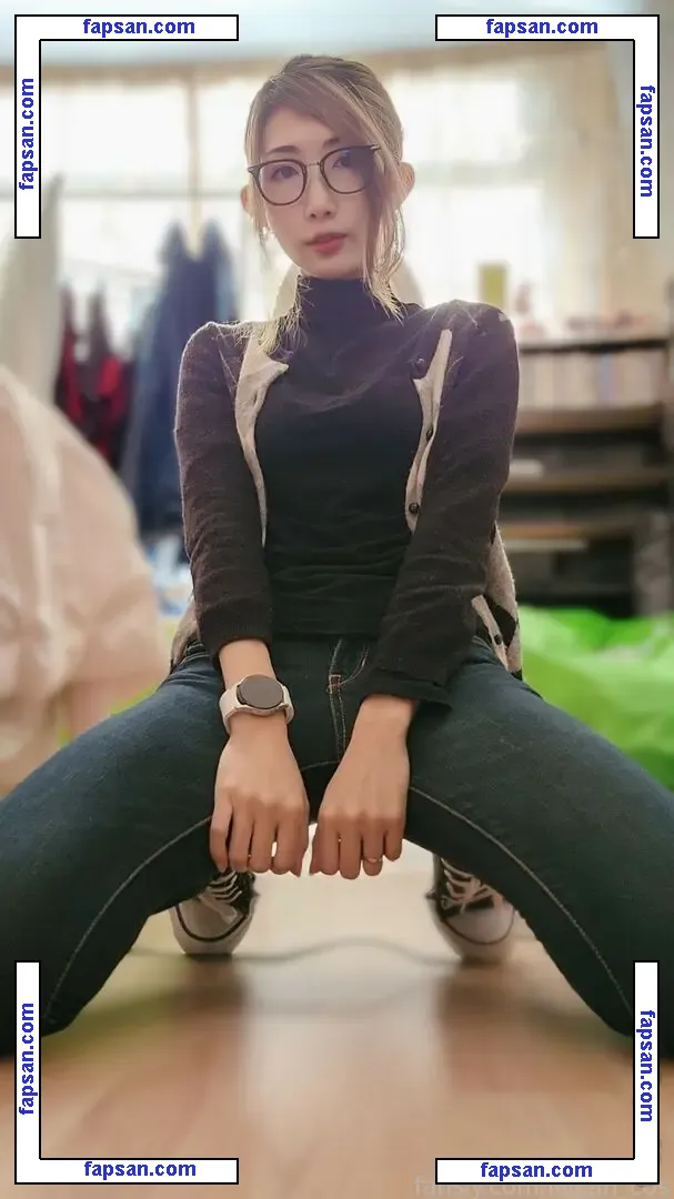 MikanCos nude photo #0004 from OnlyFans