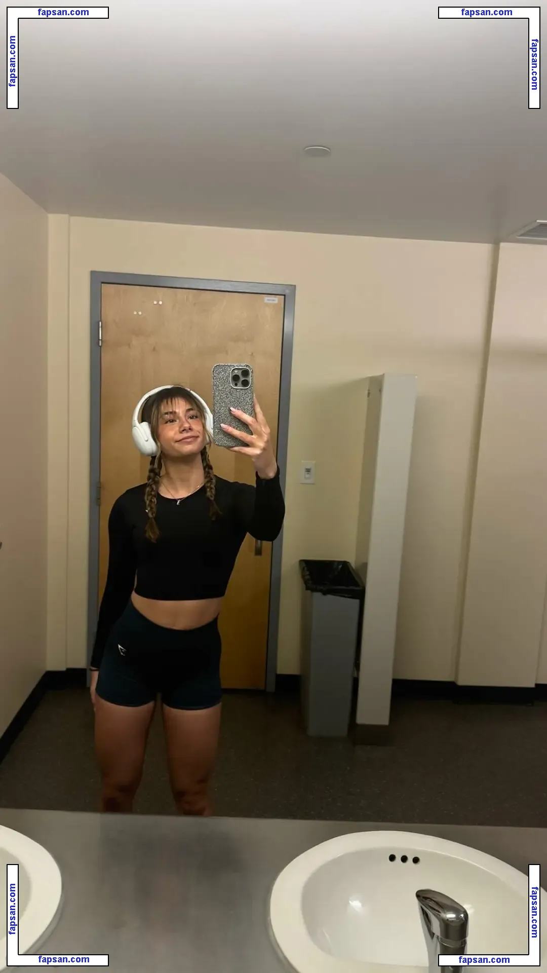 Mikayla Campinos nude photo #0148 from OnlyFans