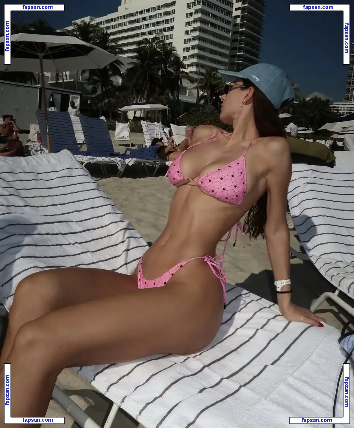 Mikela Miki голая фото #0001 с Онлифанс