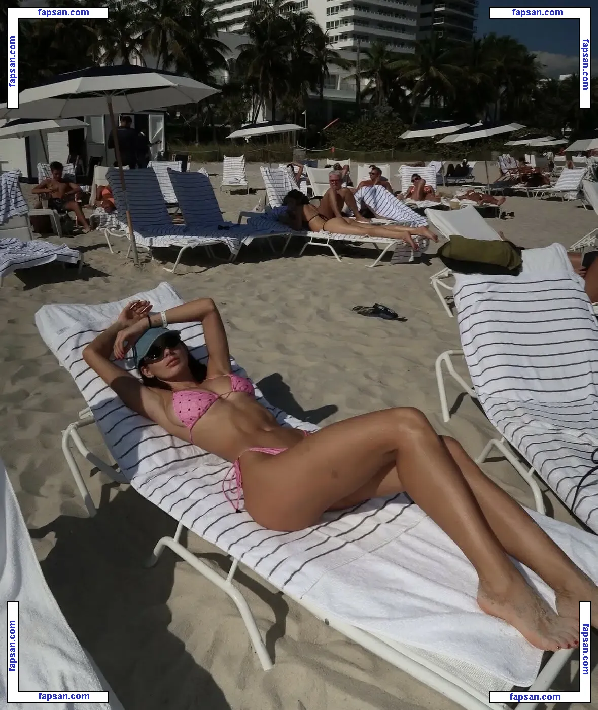 Mikela Miki голая фото #0005 с Онлифанс