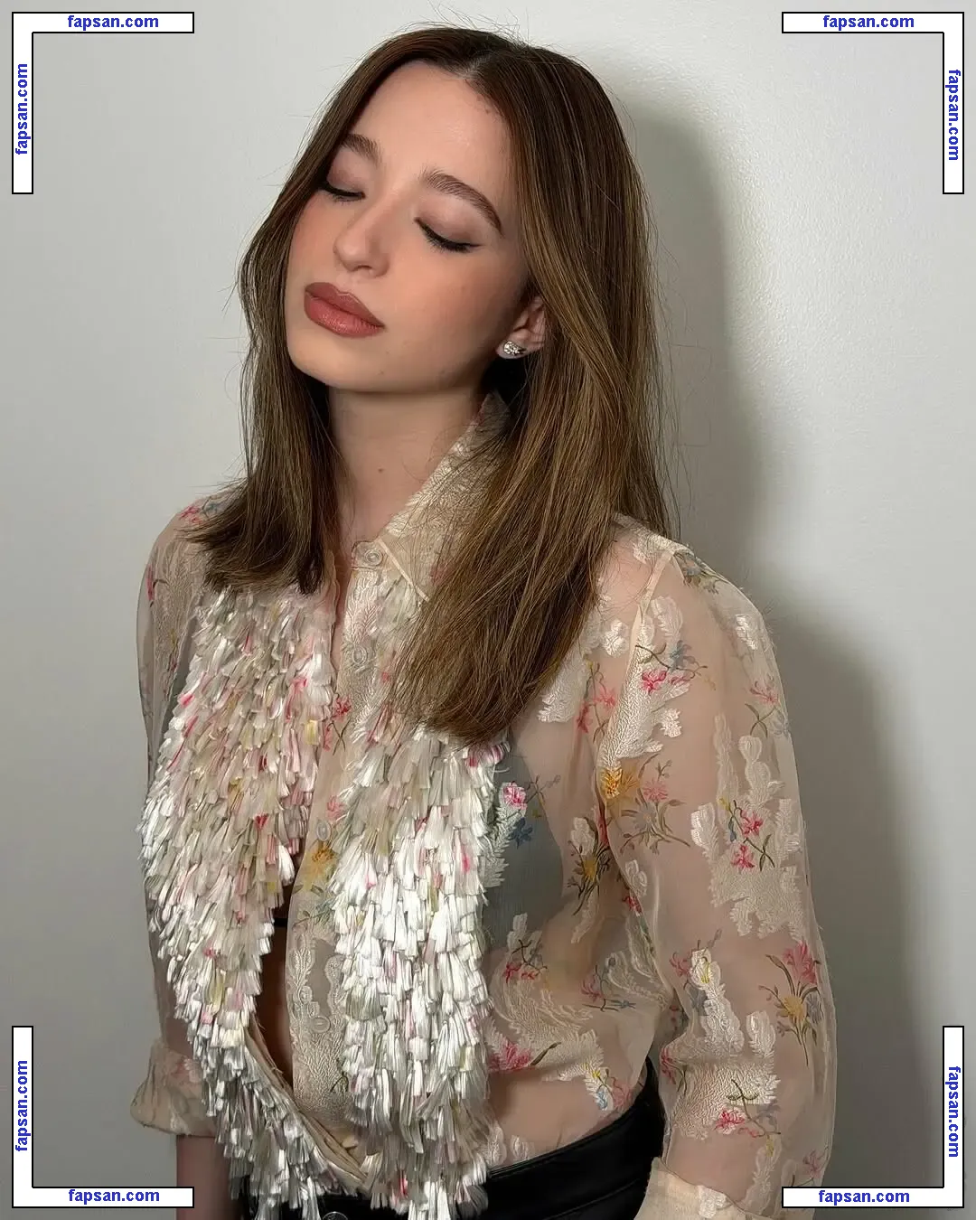 Mikey Madison голая фото #0263 с Онлифанс