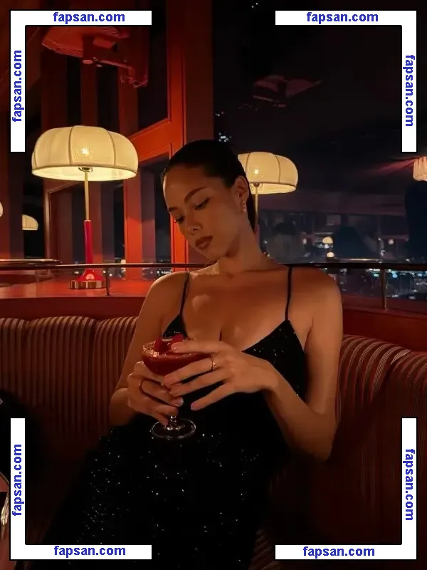 Miki Napolitano голая фото #0013 с Онлифанс