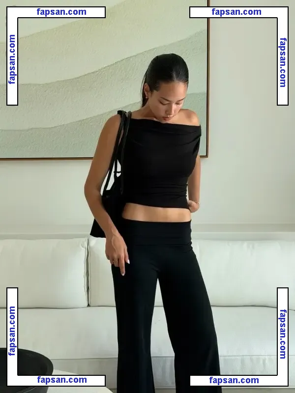 Miki Napolitano голая фото #0026 с Онлифанс