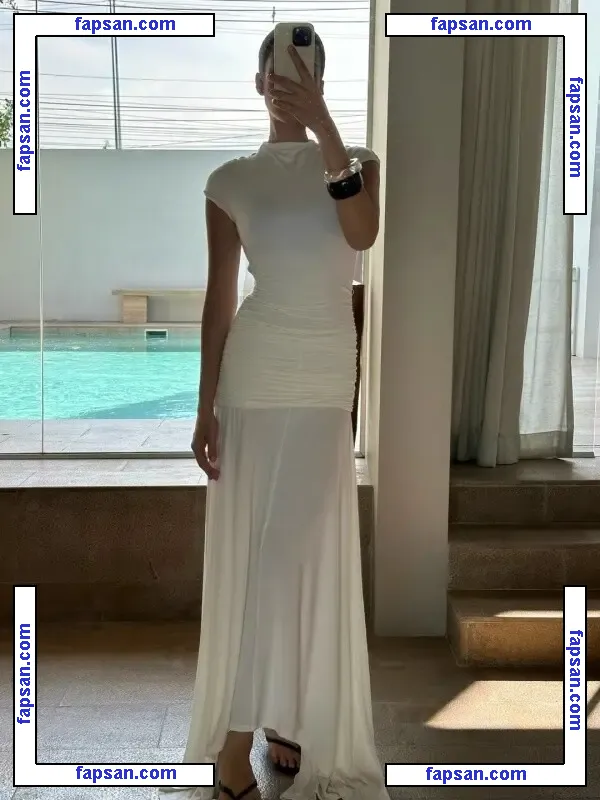 Miki Napolitano голая фото #0030 с Онлифанс