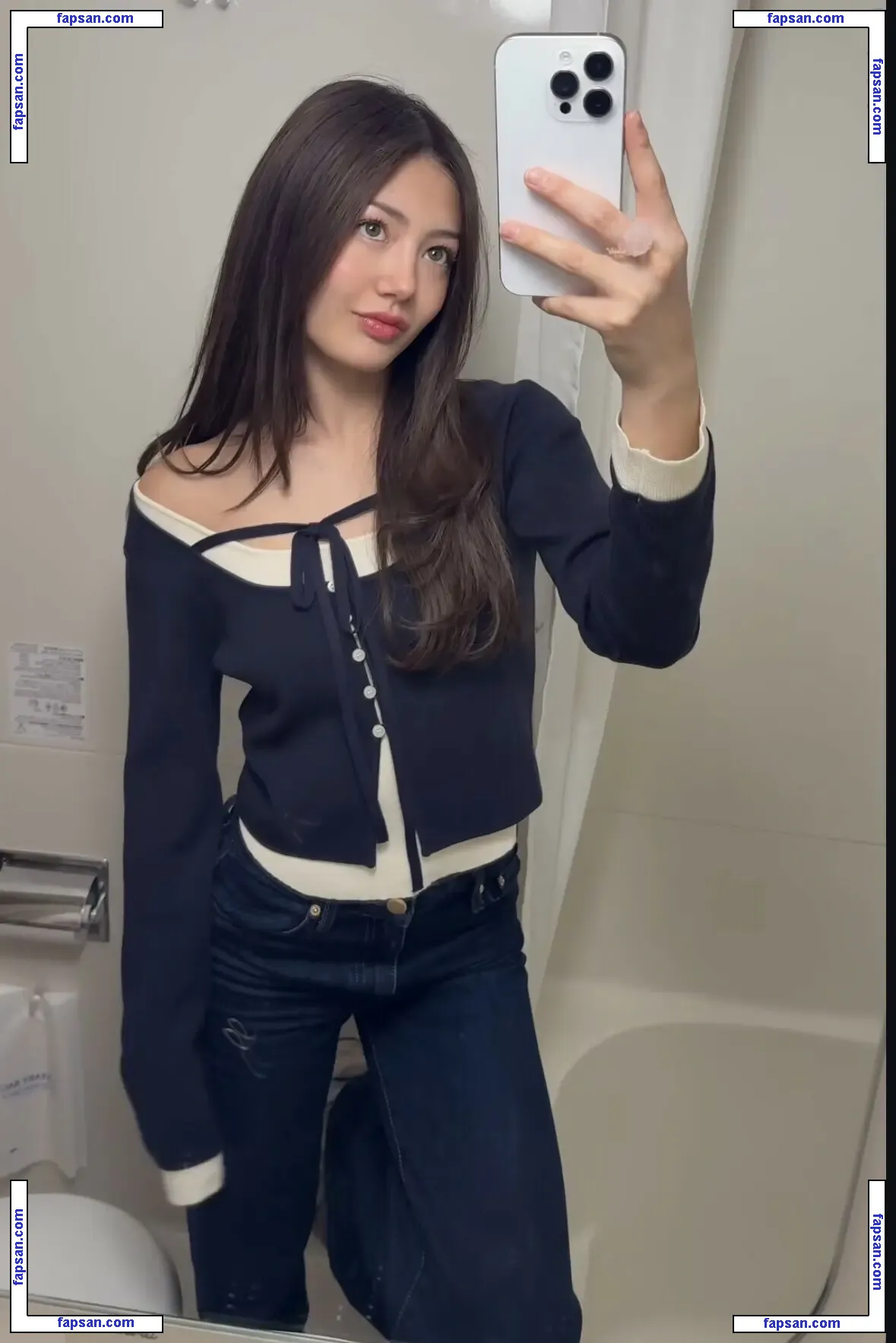 Miku Martineau голая фото #0016 с Онлифанс