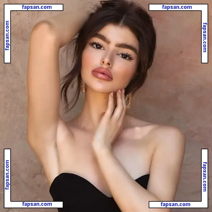 Mila Marandi голая фото #0006 с Онлифанс