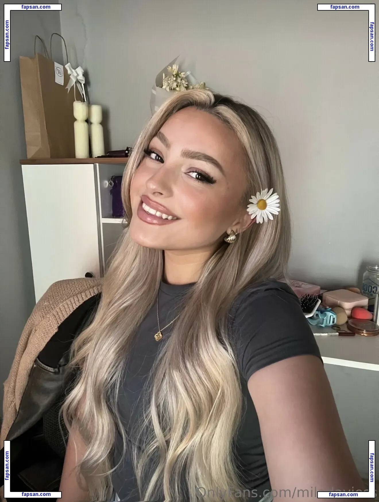 Miladaviess голая фото #0002 с Онлифанс