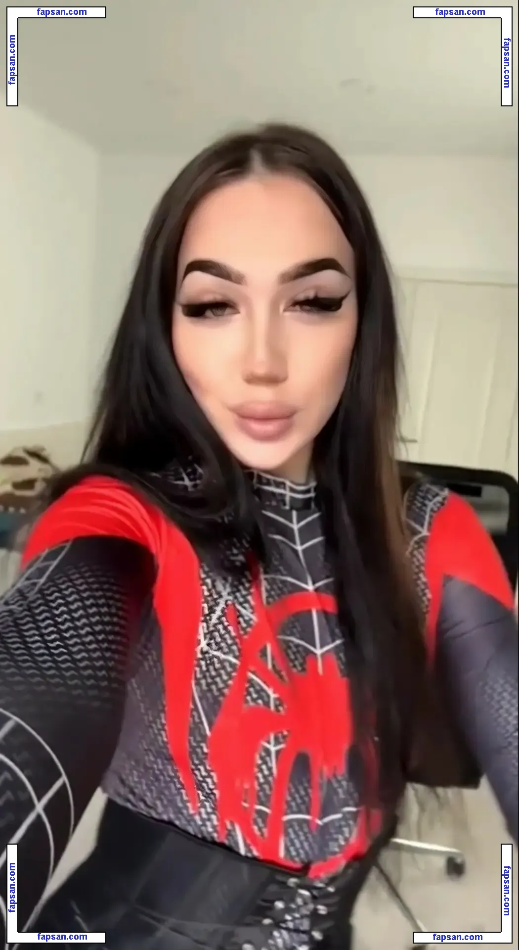 milagros_ivo nude photo #0001 from OnlyFans