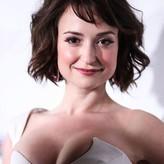 Milana Vayntrub голая #0019