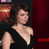 Milana Vayntrub голая #0046