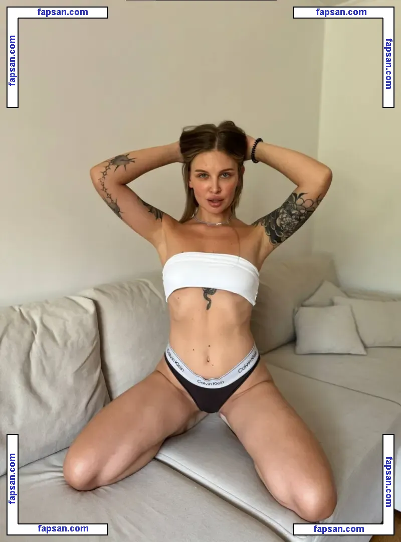 Milana Wet nude photo #0010 from OnlyFans